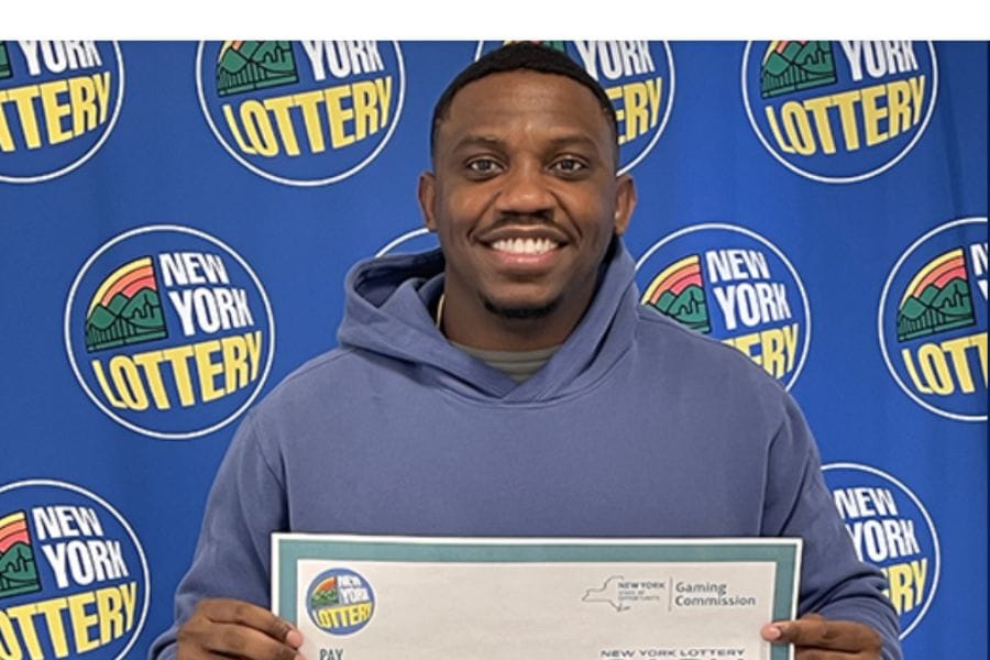 Bellmore player strikes gold playing Cash4Life.